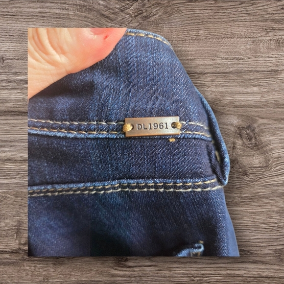 DL1961 Women's Cindy Stretch Boootcut Jeans Size 28 - Picture 3 of 8